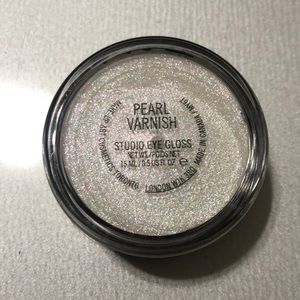 MAC Cosmetics Studio Eye Gloss in Pearl Vanish